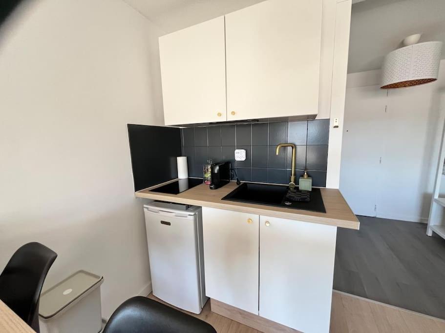 Studio Vue Mer Avec Piscine Et Terrain De Tennis 소세레팽 외부 사진